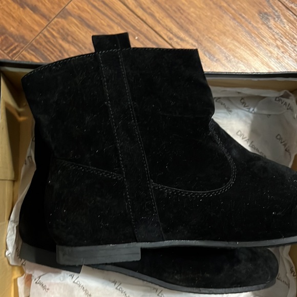 Black boots - Picture 11 of 12